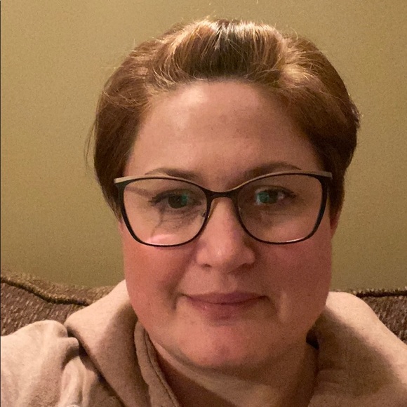 Meet your Posher, Alison - Picture 1 of 1